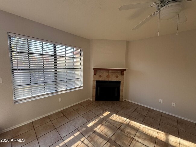 Building Photo - 4901 E Kelton Ln