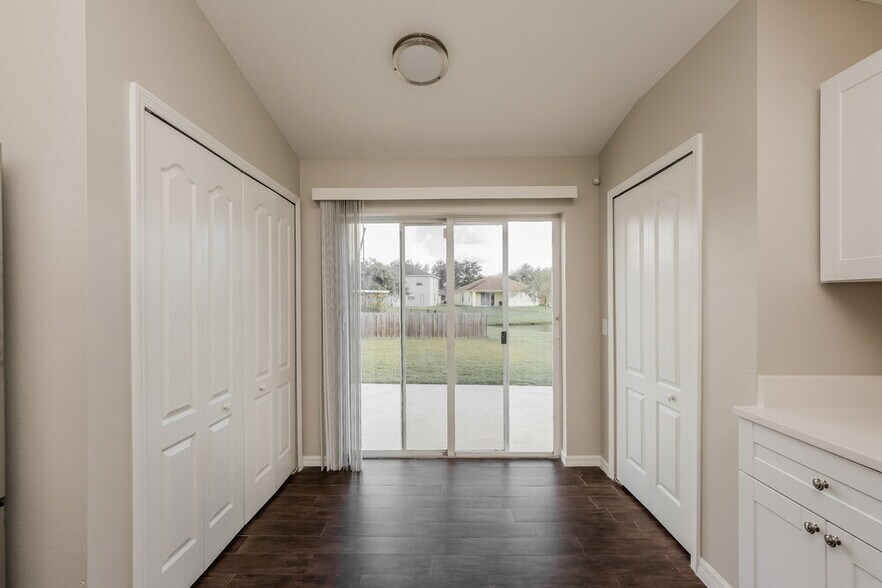Building Photo - 10623 Navigation Dr