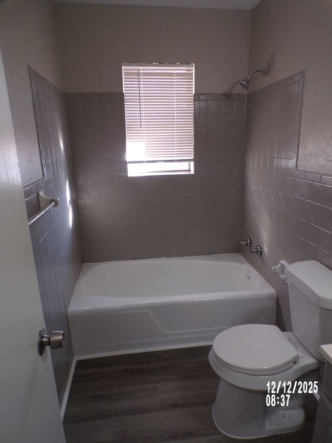 Building Photo - Great re-do