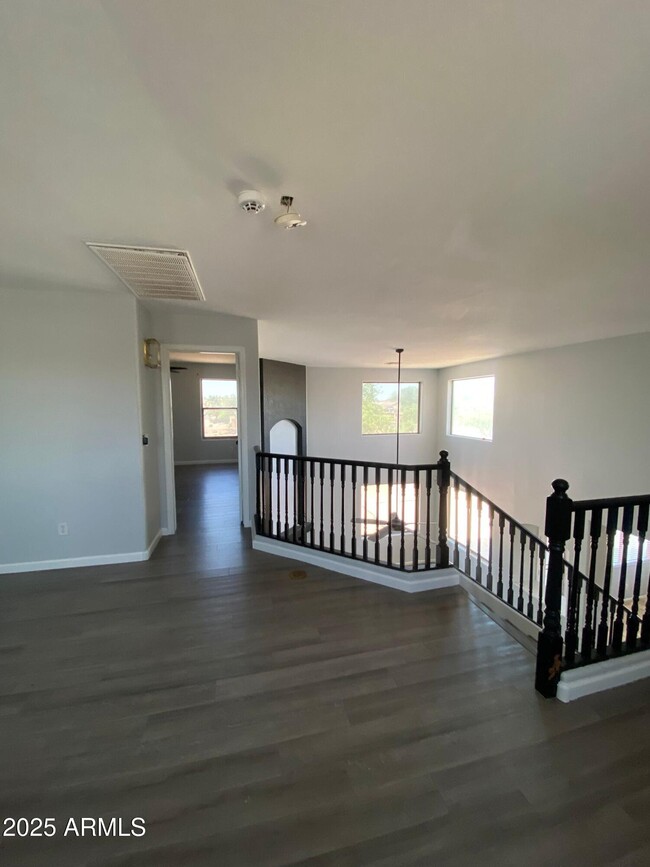 Building Photo - 8402 S 48th Ln