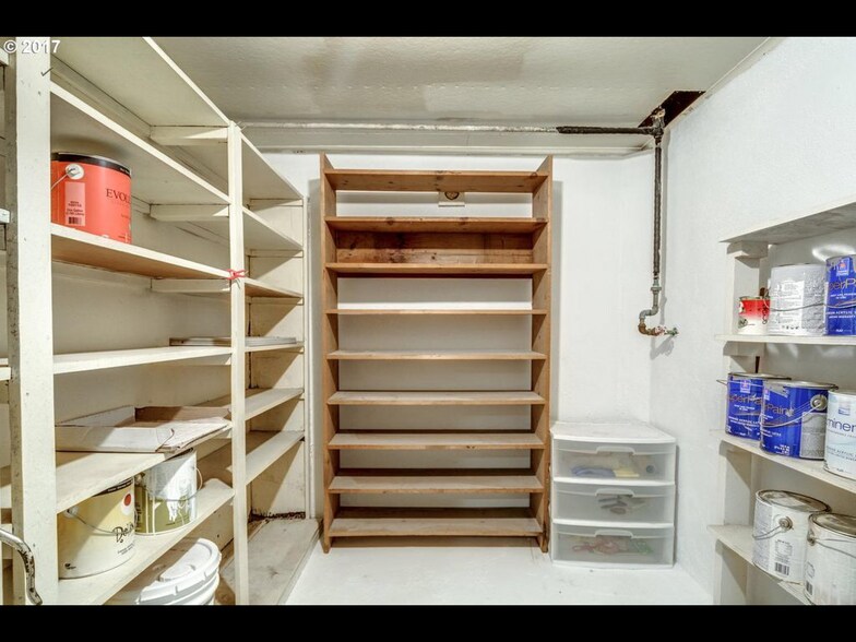 Separate additional Storage Room with Locking Door - 4709 NE 15th Ave