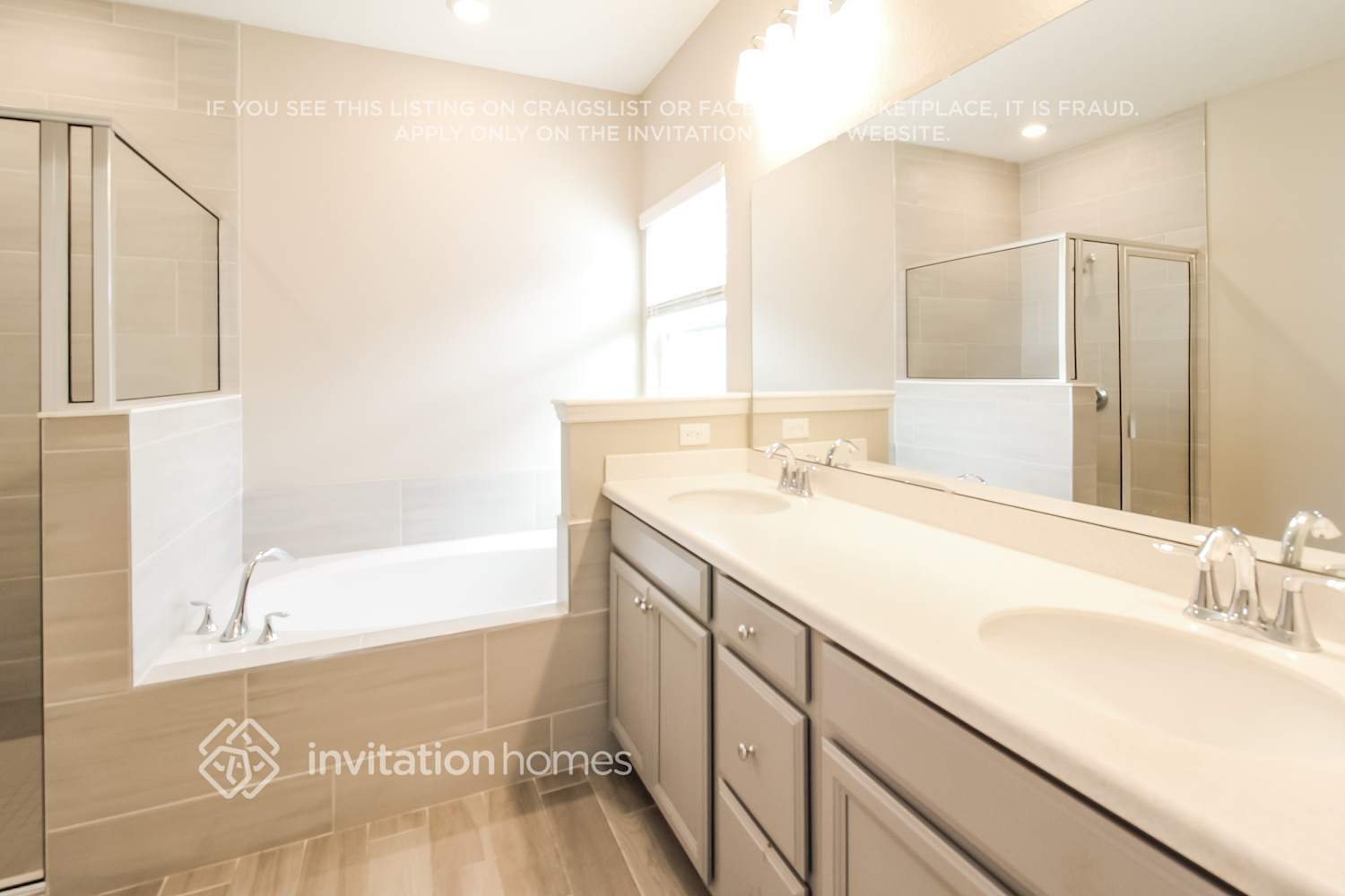 Building Photo - 9860 Lemon Grass Ln
