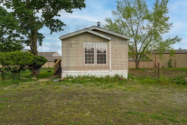 Building Photo - 5066 Newton Falls Rd