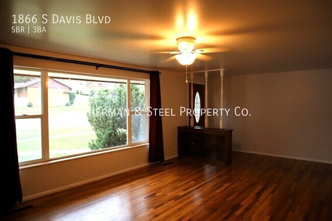 Building Photo - 1866 S Davis Blvd