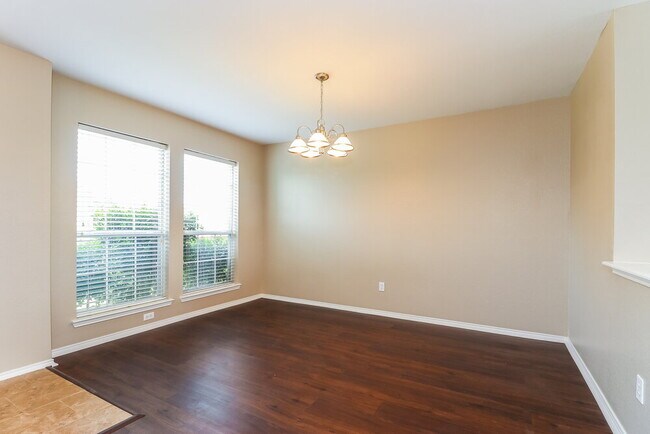 Building Photo - 9316 Liberty Crossing Dr