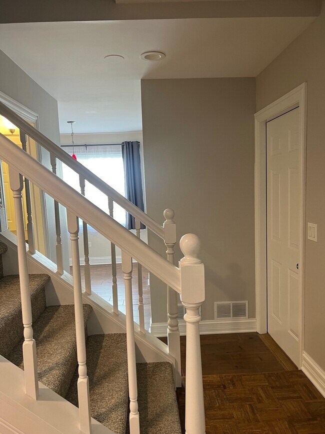 Building Photo - 1467 Chippewa Trail