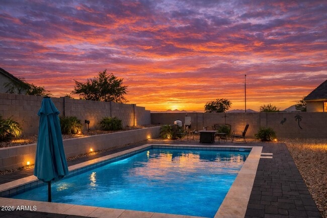 Building Photo - 1016 W Beacon Dr