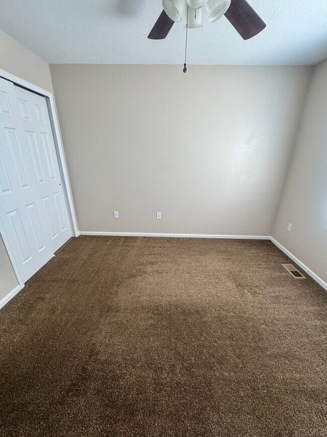 Building Photo - 3 Bedroom Home Close to Military Installations