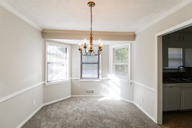 Building Photo - 5017 Dekalb Way