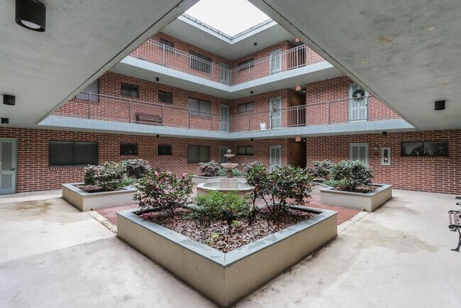 Building Photo - 91 Rumson Rd NE