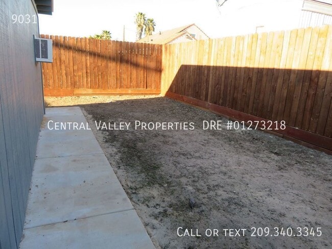 Building Photo - 9031 Lorraine Rd