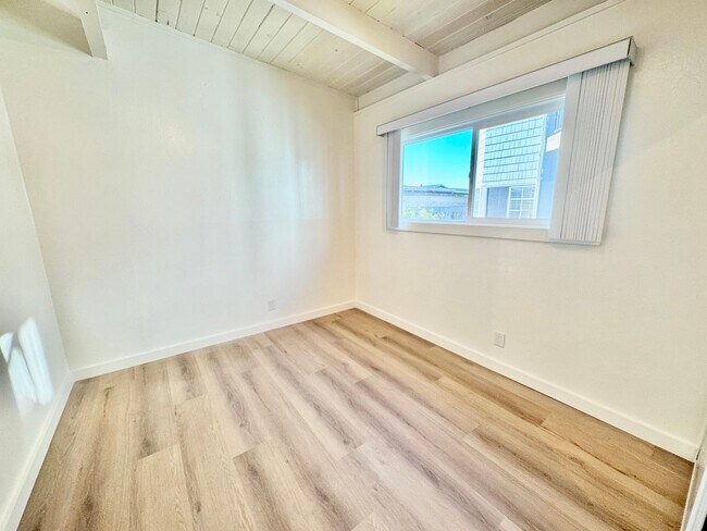 Building Photo - El Cerrito, Newly Renovated 2BR/1BA Upstairs Unit – Convenient Location!