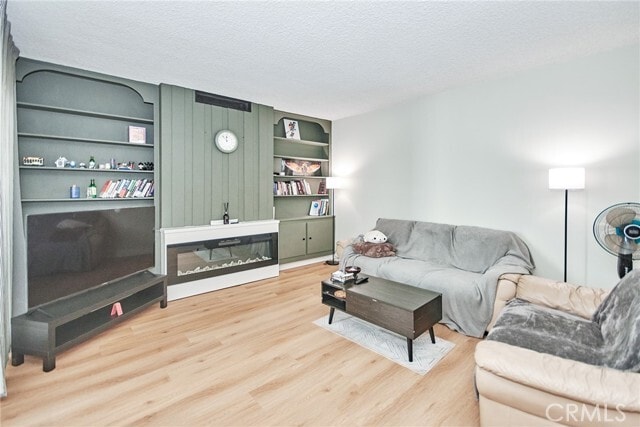 Building Photo - 6124 Buckingham Pkwy