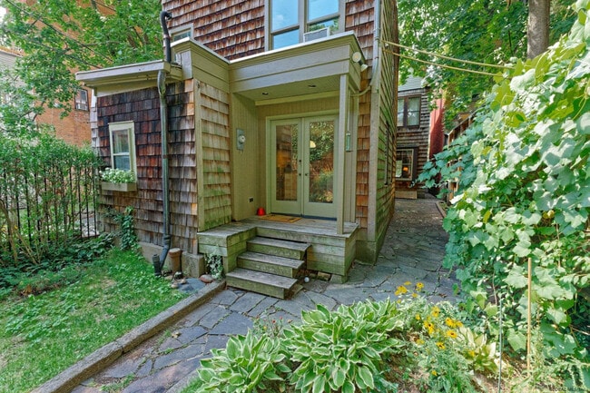 Building Photo - 150 2nd St