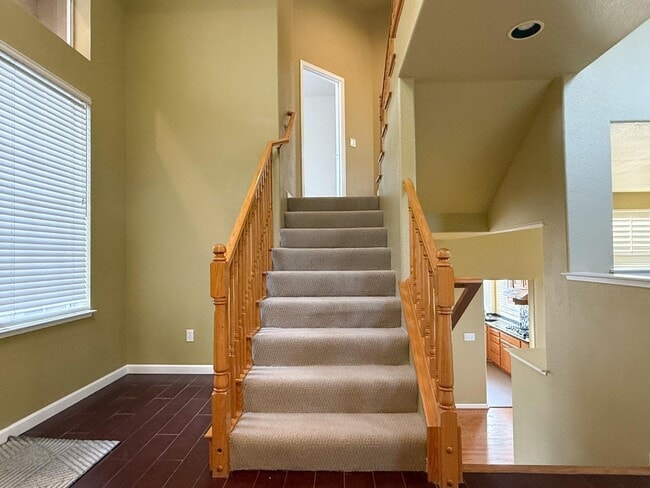 Building Photo - 15 Parkridge Cir