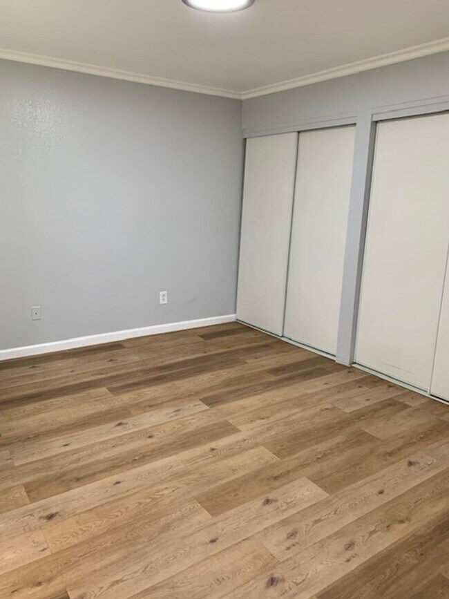 Building Photo - Great 1 bed 1 bath Condo in Pittsburg -- AVAILABLE NOW !!!