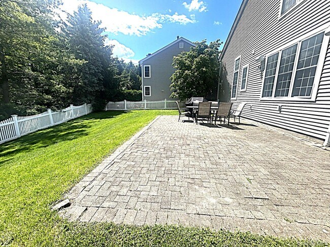 Building Photo - 80 Landmark Ct