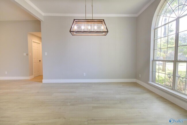 Building Photo - 205 Jarrett Ln