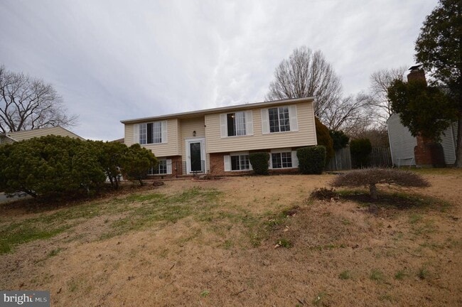 Building Photo - 7011 Vantage Dr