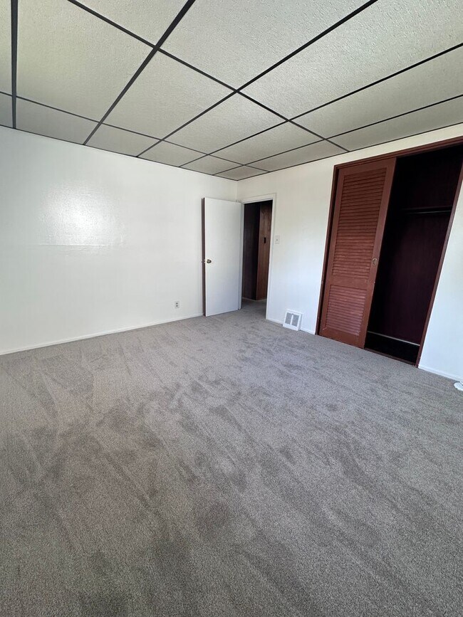 Building Photo - Cape Cod in Middletown 4 bedroom