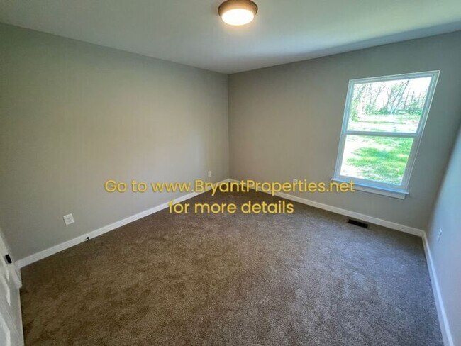 Building Photo - 105 20th Ave W - Spriningfield, TN 37172