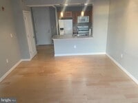 Building Photo - 5750 Bou Ave