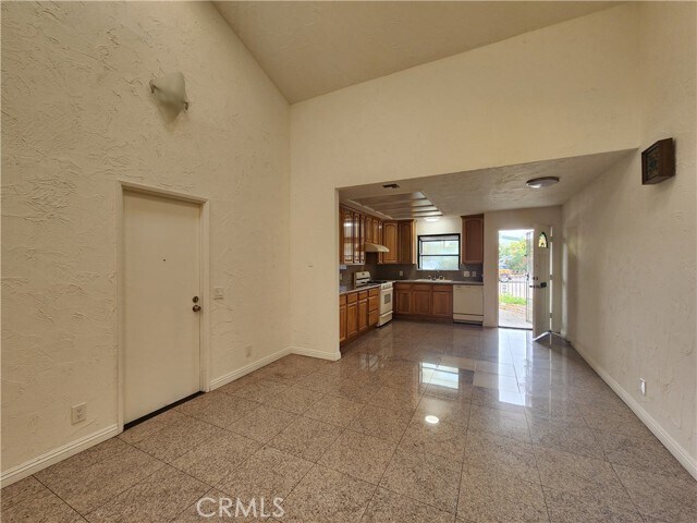 Building Photo - 5516 Sultana Ave