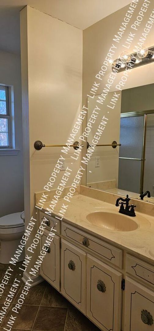 Building Photo - 9328 Berkshire Cir