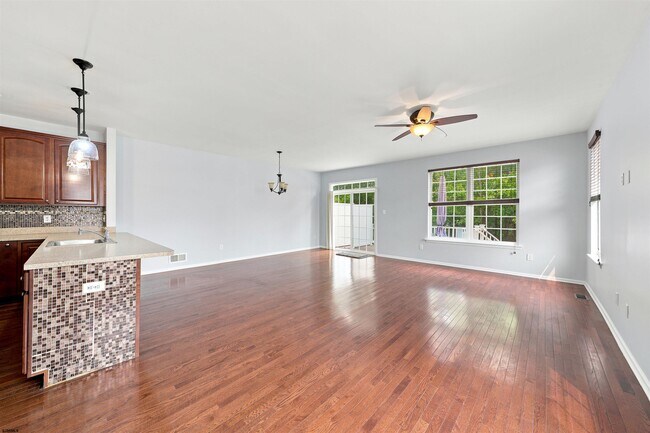 Building Photo - 64 Meadow Cir
