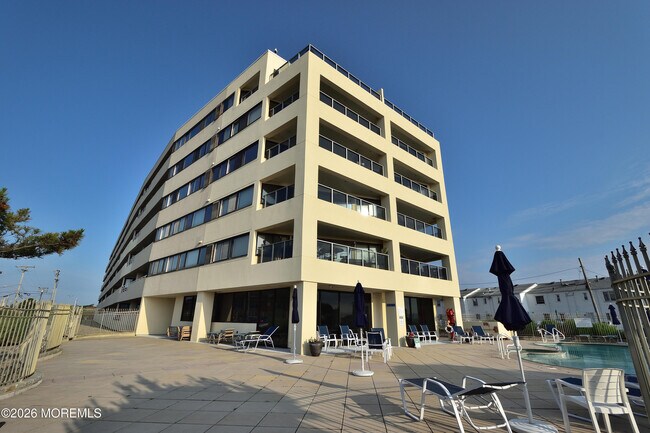Building Photo - 525 Ocean Blvd