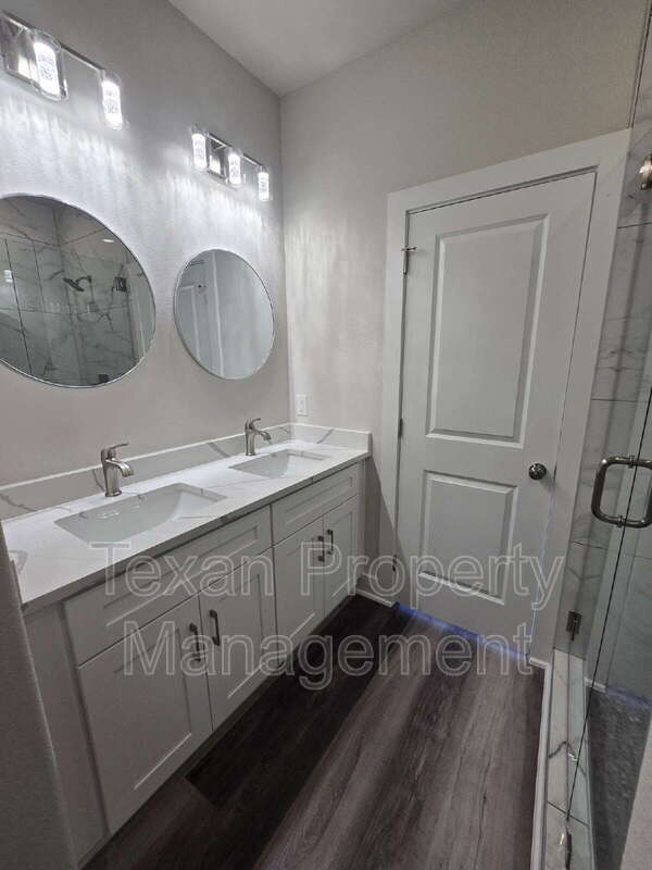 Building Photo - 3505 Brazos River Dr