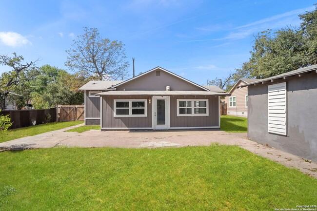 Building Photo - Well-Maintained 3-Bedroom Home – Ideal for Students & Professionals!