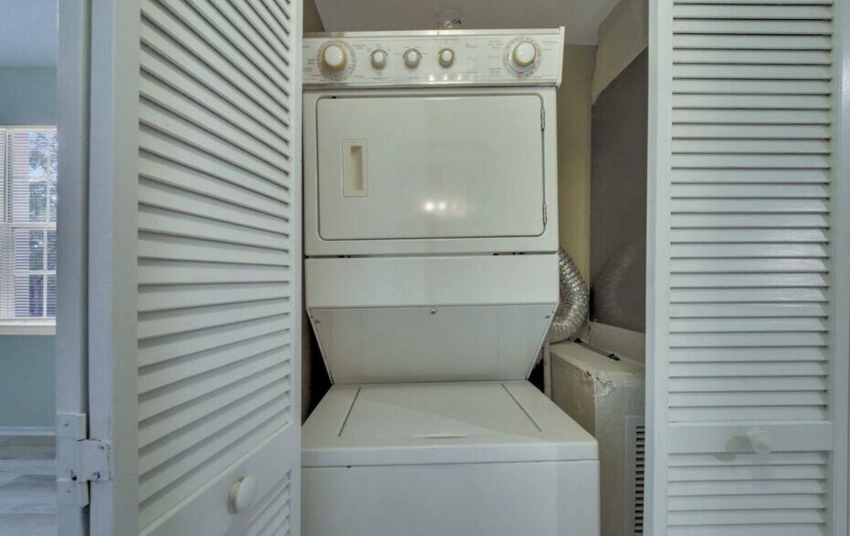 Building Photo - 2528 Robert Trent Jones Dr