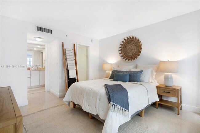 Building Photo - 6917 Collins Ave
