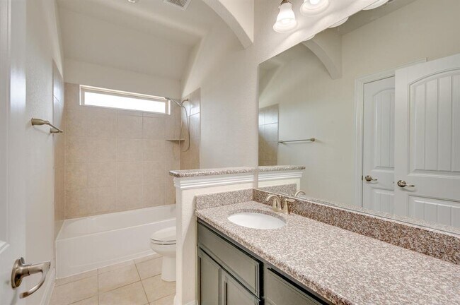 Building Photo - 845 Richardson Ln
