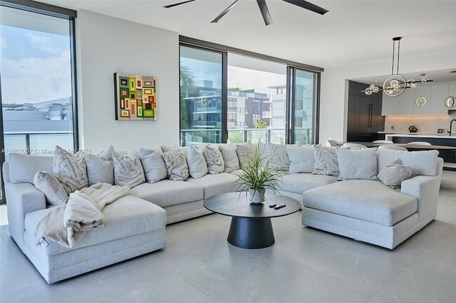 Building Photo - 160 Isle of Venice Dr