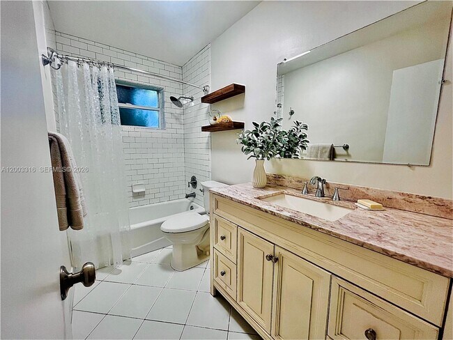 Building Photo - 9840 SW 165th Terrace