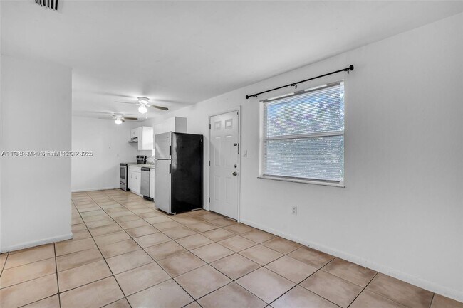 Building Photo - 8315 NE Miami Ct