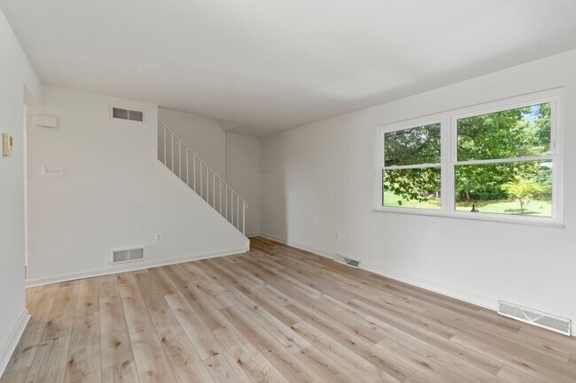 Building Photo - AVAILABLE NOW! Check out this BEATIFULLY RENOVATED 2-bedroom townhome in North Versailles!
