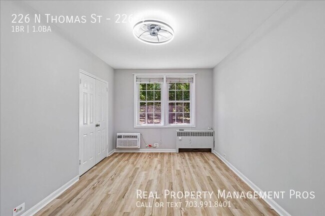 Building Photo - 226 N Thomas St