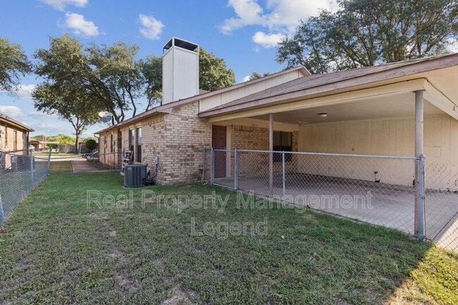 Building Photo - 1156 Mountain View St