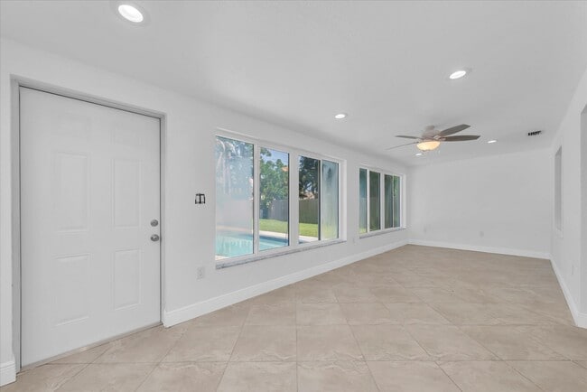 Building Photo - 5600 Bayou Grande Blvd NE