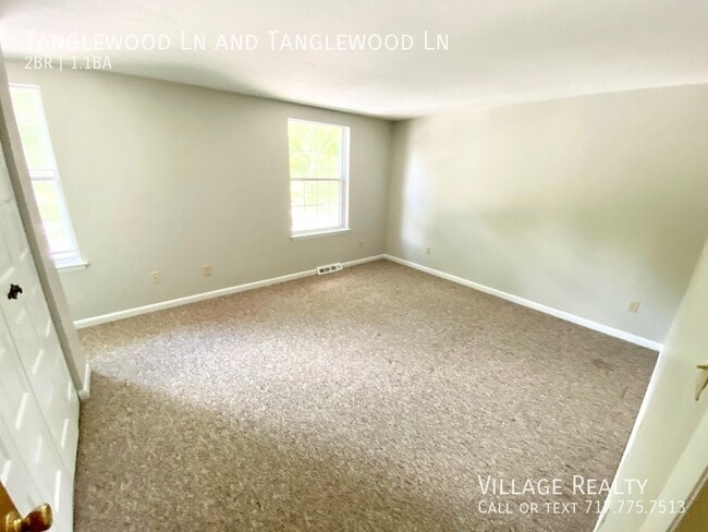 Building Photo - 442 Tanglewood Ln