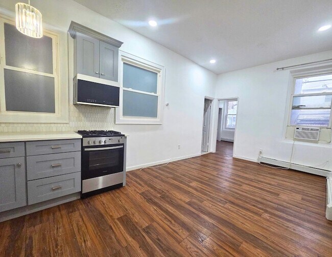 Building Photo - 209-211 48th Street Unit A5