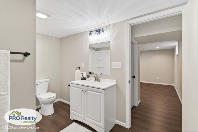 Building Photo - Recently Remodeled 4 Bedroom House