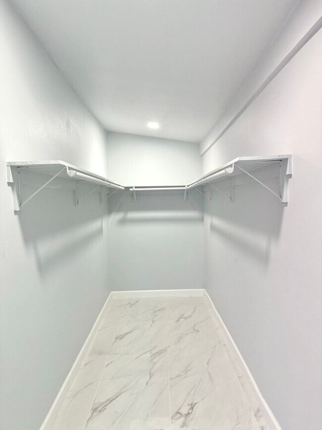 Building Photo - 17112 Ceredo Pl