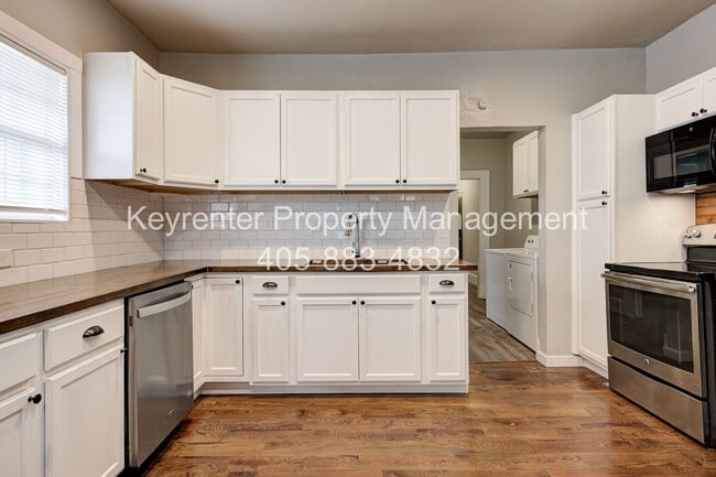 Building Photo - Charming Newly Updated 2 Bed, 2 Bath Home in the Heart of OKC!