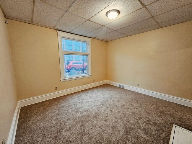 Building Photo - 1285 Clairhaven St