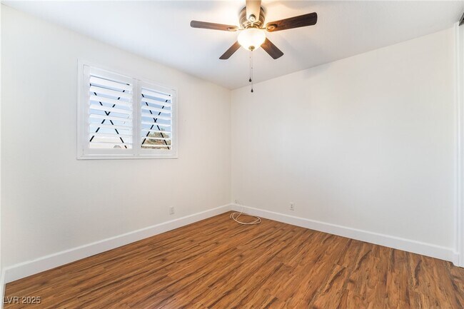 Building Photo - 4338 Apex Dr