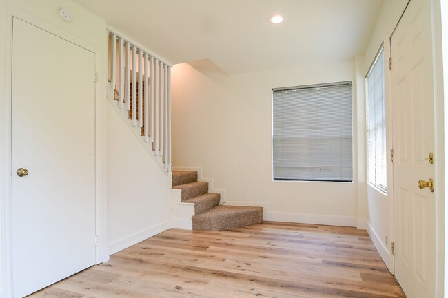 Building Photo - Magnolia 4 bedroom